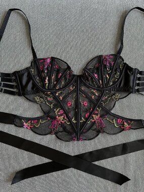 Thistle and Spire Venus Bustier - XS Black - NWT Current Style - Price Firm